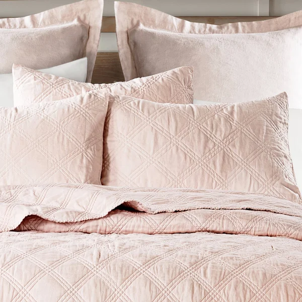 Levtex Home Washed Linen King Quilt in Blush