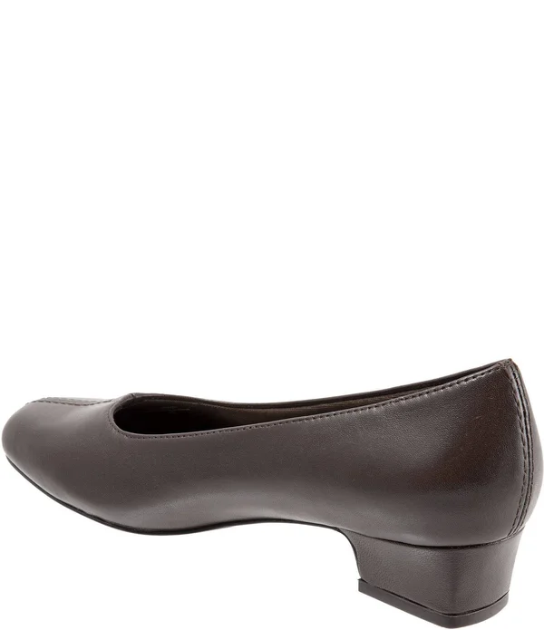 Trotters Women's Doris Pumps - White - 7S