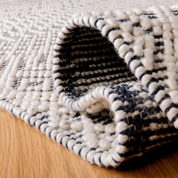 Safavieh Natura Rug Collection NAT852N - Ivory, Navy - 3& x 5&