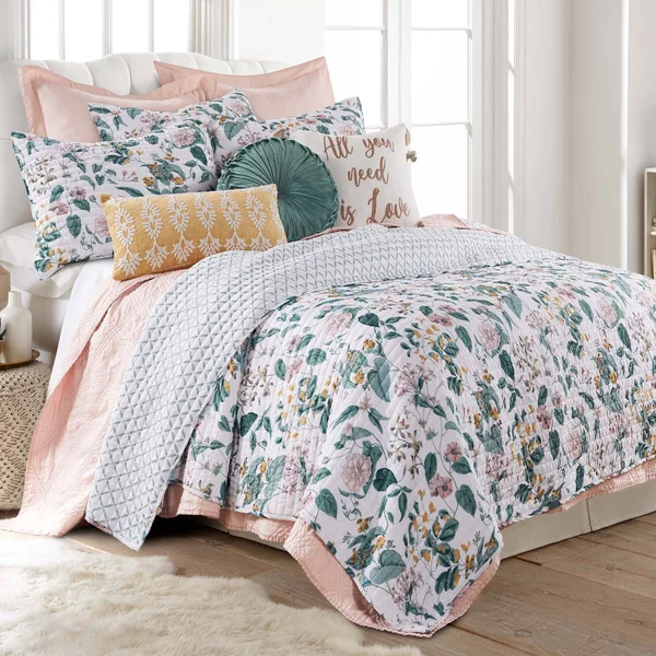 Levtex Home Washed Linen King Quilt in Blush
