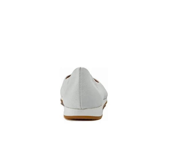Baretraps Women's Bare Traps Prim Ballet Flat - Size: 8.5, White