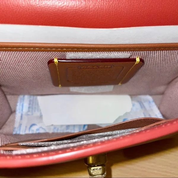 Coach Glovetanned Leather Kip Turnlock Crossbody B4/Red Sand One Size