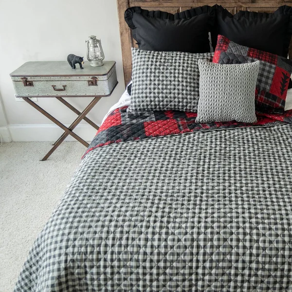 Donna Sharp Red Forest King Quilt Set