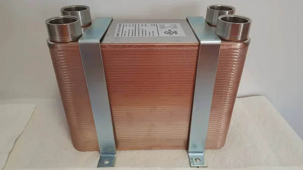 Badgerpipe 80 Plate Water to Water Brazed Plate 1-1/4&&FPT Ports LB80F