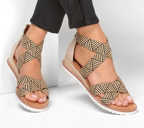 Skechers Women's Bobs Desert Kiss - Summer Sun Sandals, Natural, Black, 7.0