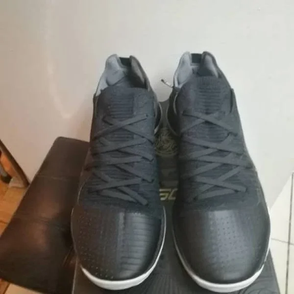 Under Armour Curry 4 Low Black Men's Basketball Shoes, Size: 9.5
