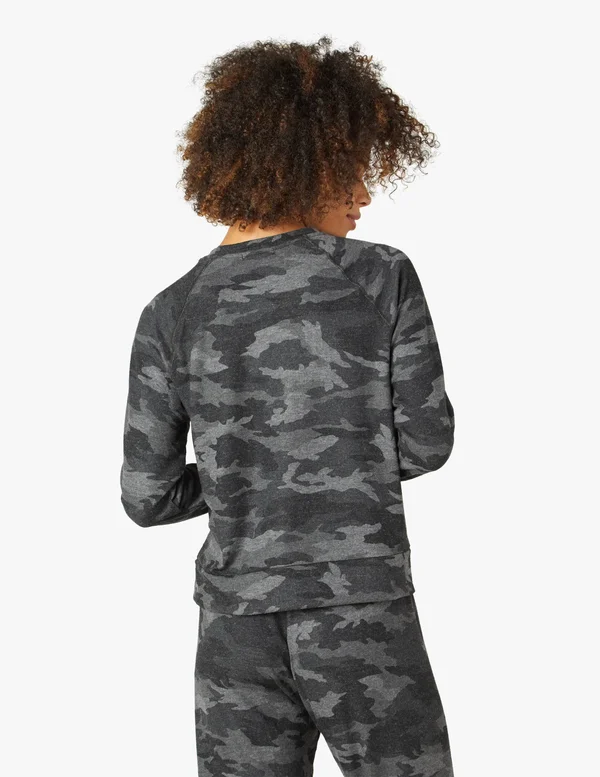Beyond Yoga Favorite Printed Raglan Crewneck Pullover - Gray Black Camo, Women's, XL