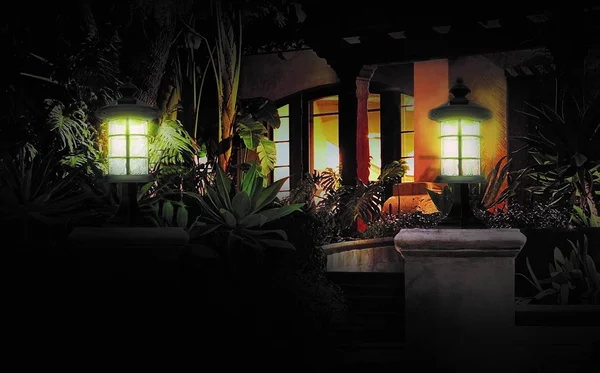 Classy Caps SLP227 Black Aluminum Hampton Solar Lamp