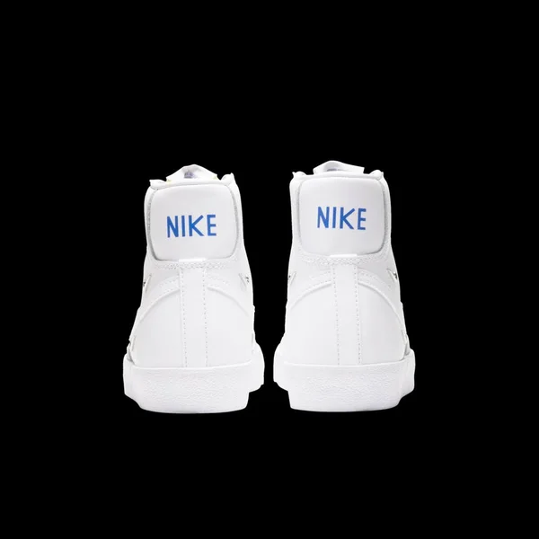 Nike Women's Blazer Mid &77 SE White