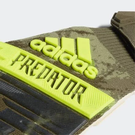 Adidas Predator Pro Goalkeeper Gloves