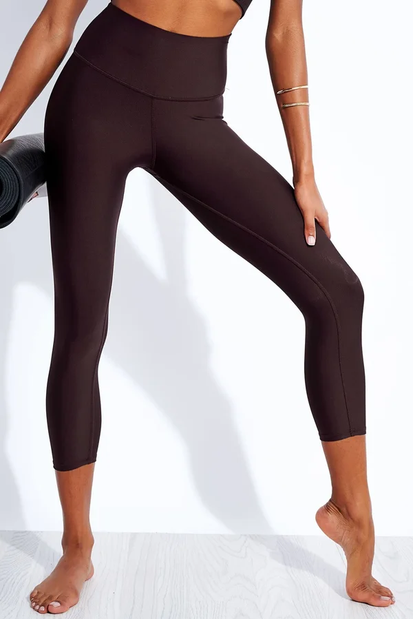 Alo High Waist AirLift Capri Oxblood S