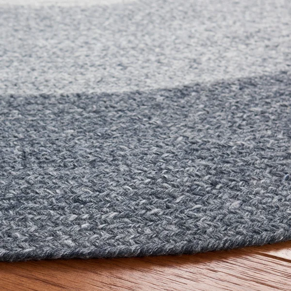 Safavieh 6& x 6& Round Braided BRD802A Grey Ivory Rug
