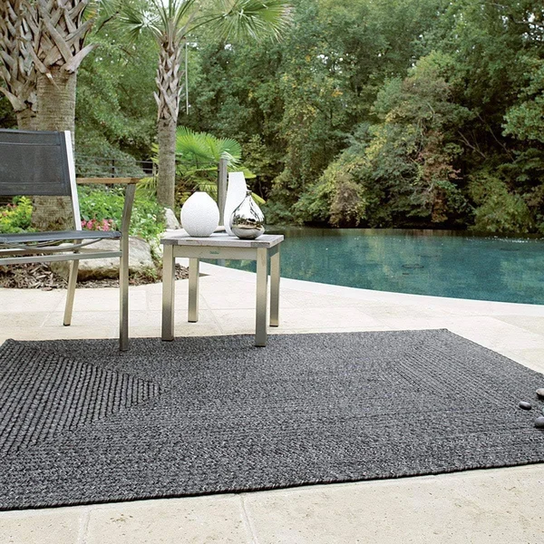 Homespice Decor - 4 x 6& Oval Black Ultra Durable Braided Rug