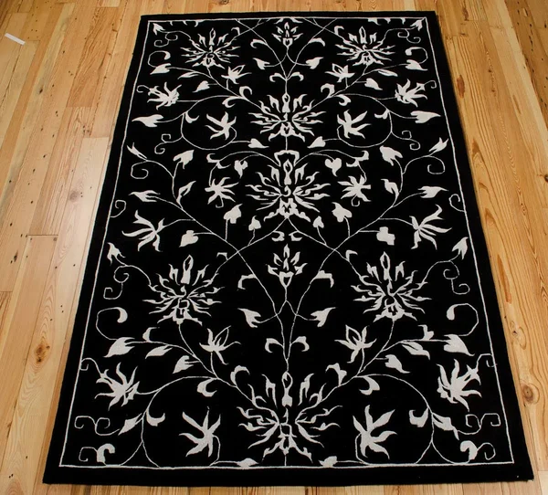 Nourison Versailles Palace VP49 3&6x22 x 5&6x22 Black, White Rug
