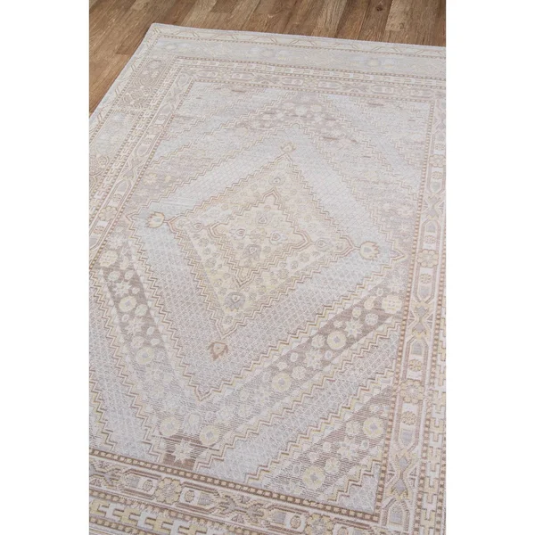 Momeni Isabella Area Rug, Pink, 5&3x22 x 7&3x22