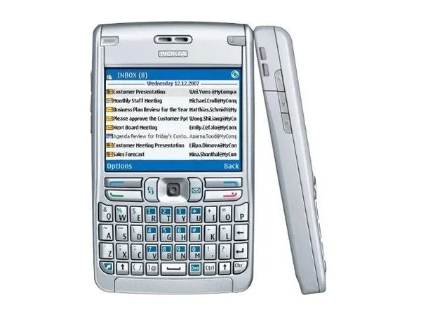 Nokia E62 - Smartphone - miniSD slot - 320 x 240 pixels - Symbian OS - ATu0026T