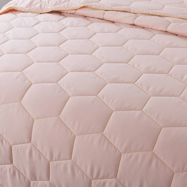 Dream on Honeycomb Down-Alternative Blanket, Grey, Twin