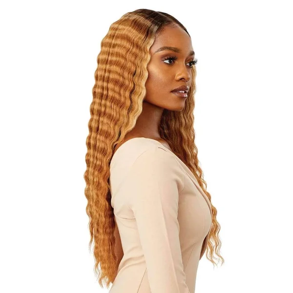 Outre Synthetic Melted Hairline Lace Front Wig - Lilyana (DRFF4/STRGD)