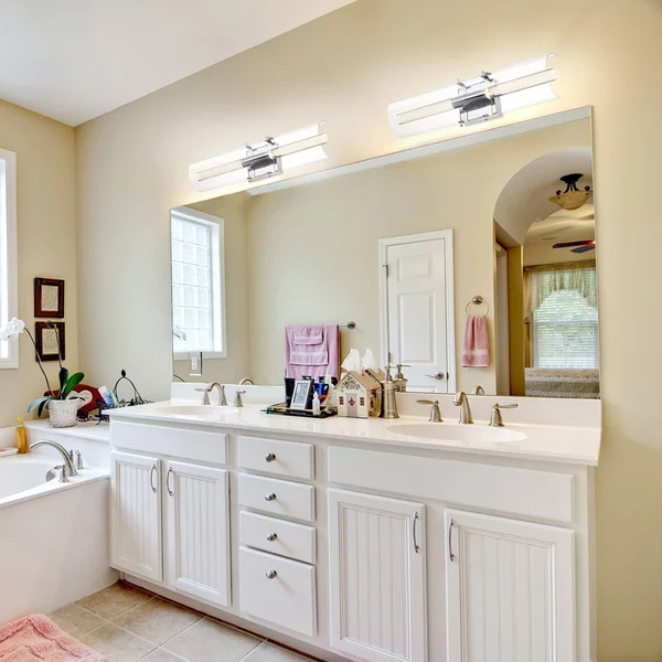 Globe Electric Aurora 2-Light Chrome LED Integrated Vanity Light with Acrylic Bubble Glass - 51521