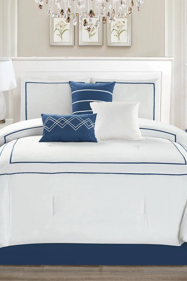 Menagerie Omni Collection Comforter Set - Size: King, White