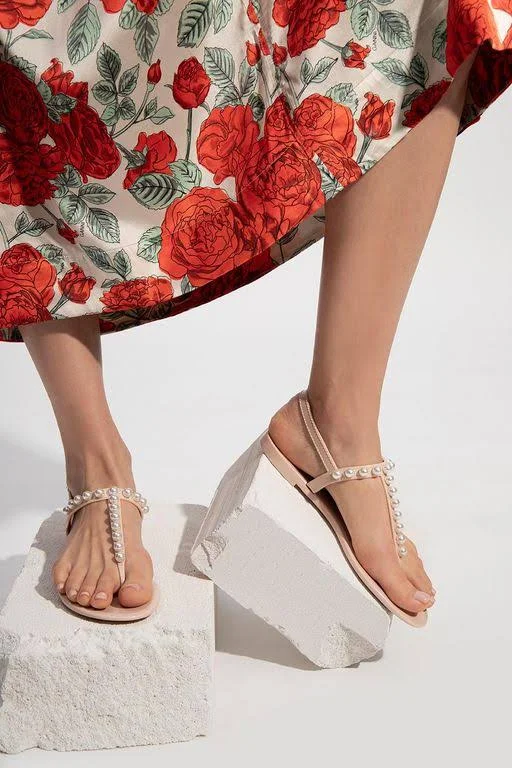 Stuart Weitzman Women's Goldie Jelly Sandals