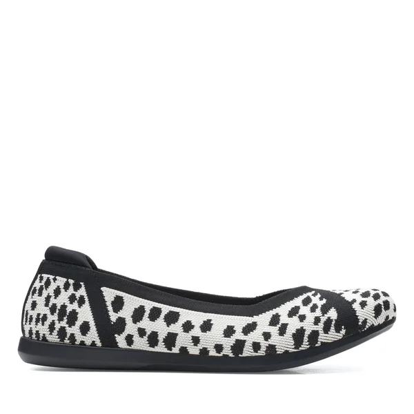 Clarks Carly Wish Women's Shoes White/Black Interest Knit : 5 B - Medium