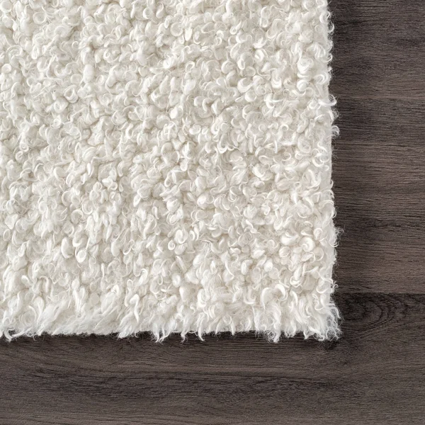 nuLOOM Marlow Machine Washable Soft Shaggy Faux Sheepskin Area Rug - 6& x 9& - White