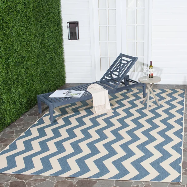 Safavieh Courtyard Indoor/Outdoor Area Rug - Blue/Beige - 6&7x22 x 6&7x22 Round