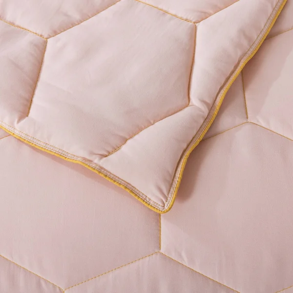 Dream on Honeycomb Down-Alternative Blanket, Grey, Twin
