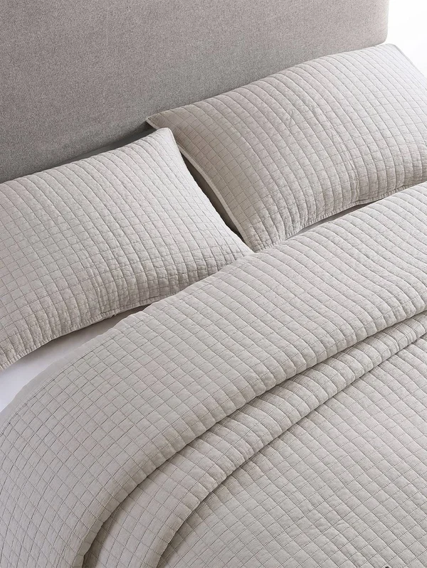 Ed Ellen DeGeneres Sleep Soft Quilt Set - King, Blue