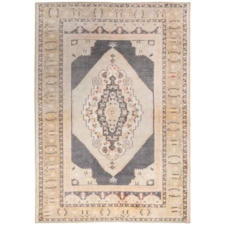 Belen Traditional Oriental Area Rug, Gold/ Charcoal, 2' x 3'
