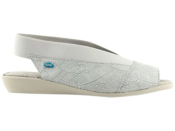 Women's Cloud &Caliber& Peep Toe Leather Sandal, Size 9.5-10US - White