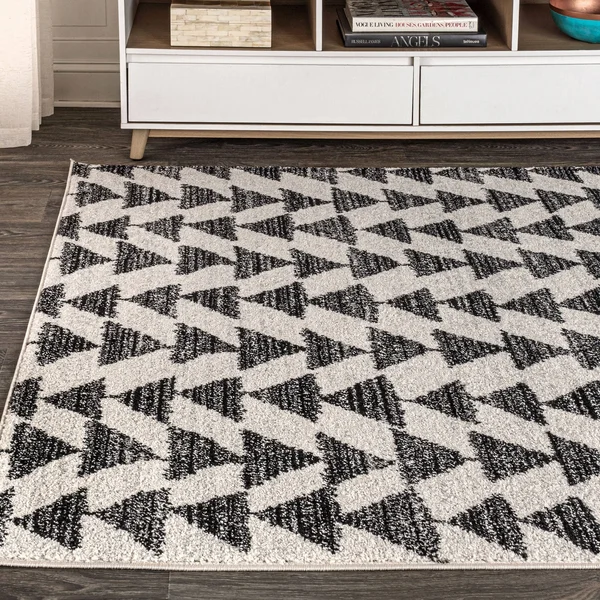 Jonathan Y Aisha Moroccan Triangle Geometric Area Rug - Cream & Black