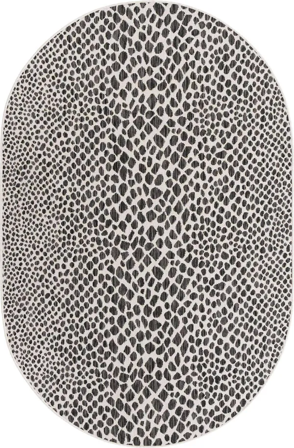 Jill Zarin Cape Town Outdoor Rug - 5& 3 x 8& 0 Oval - Black