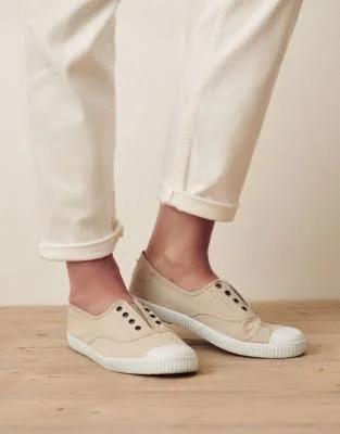 The White Company Victoria Dora Sneakers, Sand, US 8