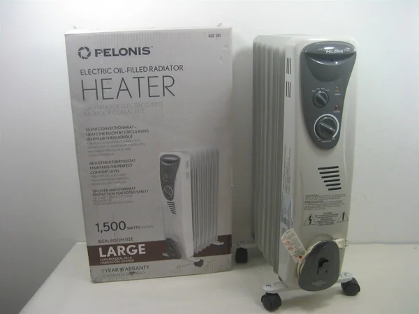 Pelonis Electric Oil-Filled REDIATOR HEATER. White