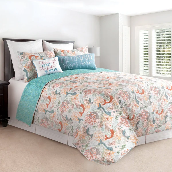 Cu0026F Home Dancing Waters Quilt Set Size: King