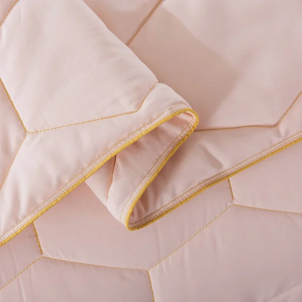 Dream on Honeycomb Down-Alternative Blanket, Grey, Twin