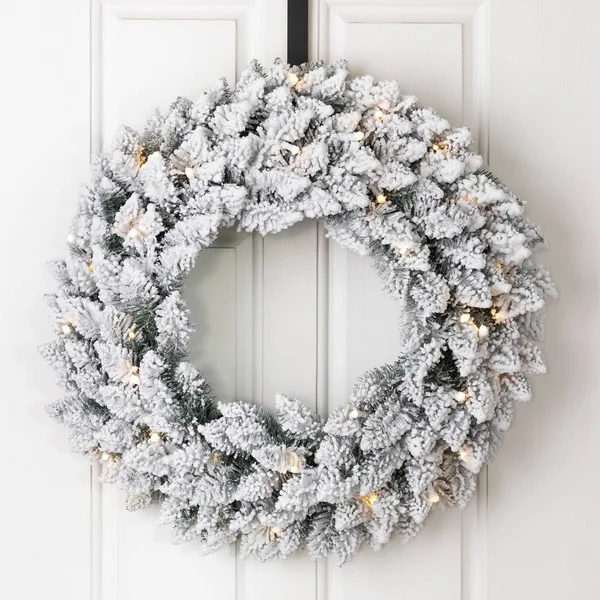 Glitzhome Pre-Lit Snow Flocked Christmas Wreath with Warm White LED Light - Garland