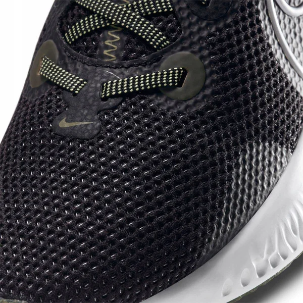 Nike Men's Renew Run SE Running Shoes in Black/Black Size 8.5