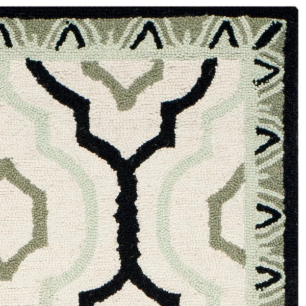 Safavieh Chelsea HK740A 6&0x22 x 9&0x22 Ivory, Black Area Rug