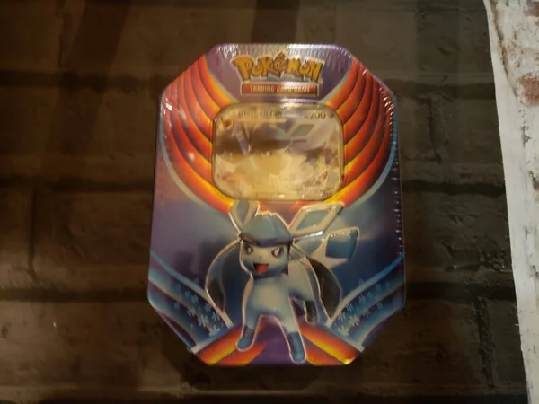 Pokemon Trading Card Game Evolution Celebration Fall Tin - Glaceon-GX