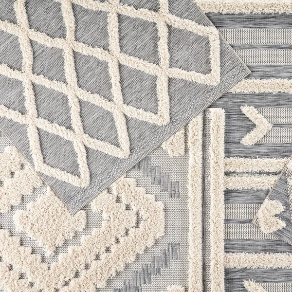 Ackley Indoor/ Outdoor Trellis Gray/ Cream Area Rug - 5&3x22 x 7&6x22