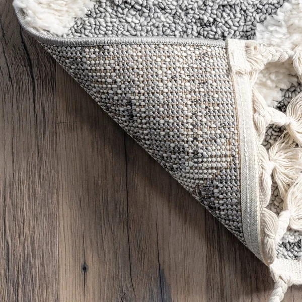 6&7x22x9& Rectangle Loomed Diamond Area Rug Gray - nuLOOM