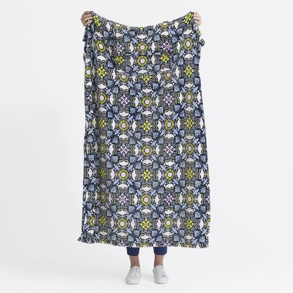 Vera Bradley Plush Fleece Travel Blanket in Plaza Medallion