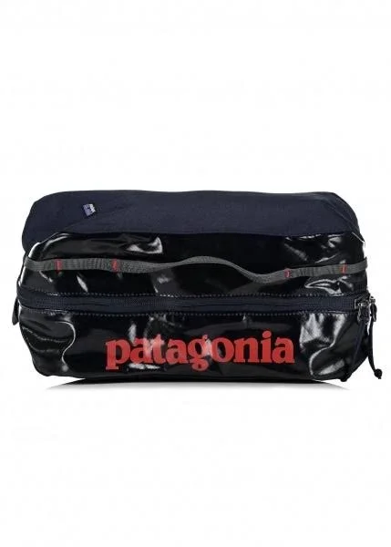 Patagonia Black Hole Cube - Large Navy Blue/Paintbrush Red