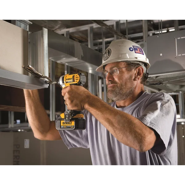 DeWalt DCF885L2 Lithium Ion 1/4x22 Impact Driver Kit, 20 V Max