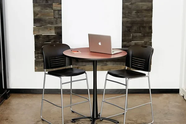 Safco Cha-Cha Bistro-Height, x Base - 36x22 Round silver/cherry