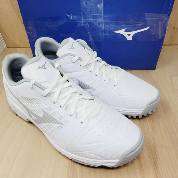 Mizuno - Ambition Men's All Surface Low Turf Shoe, White, Size 11