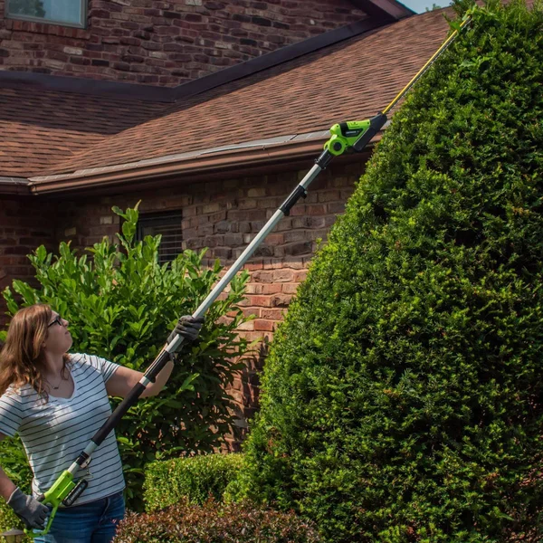 Earthwise 20-Volt 20x22 Cordless Pole Hedge Trimmer - Lpht12022